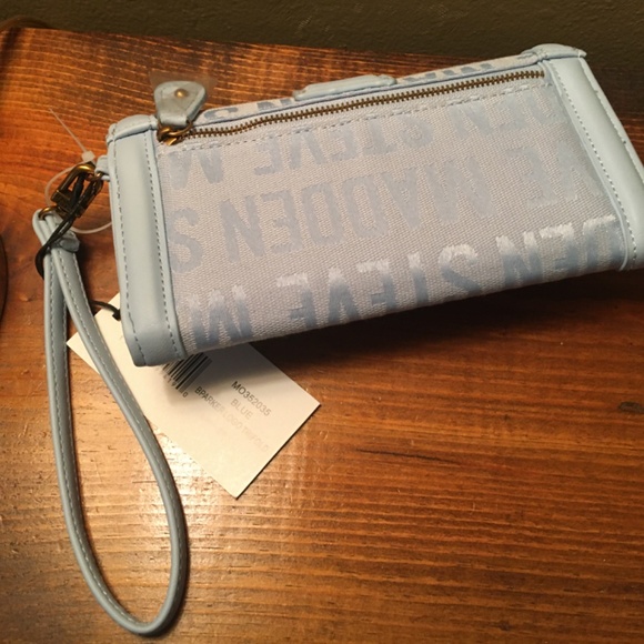 Steve Madden Wristlet - Picture 11 of 11